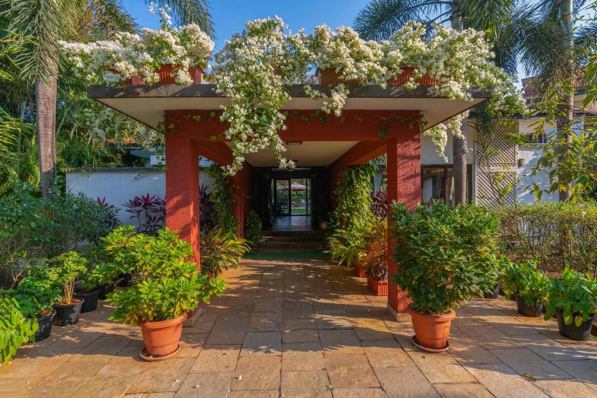 Stayvista At Moksh Villa - Bbq & Jacuzzi Alibag Exterior foto